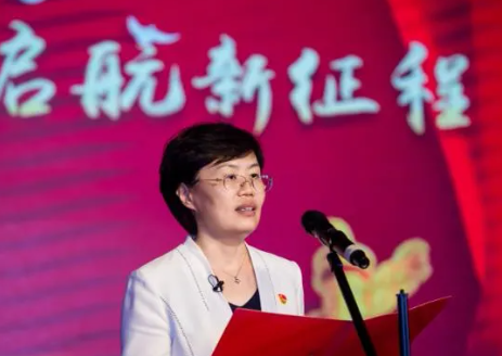 香港大廈不忘初心跟黨走 團(tuán)結(jié)一心鑄輝煌！